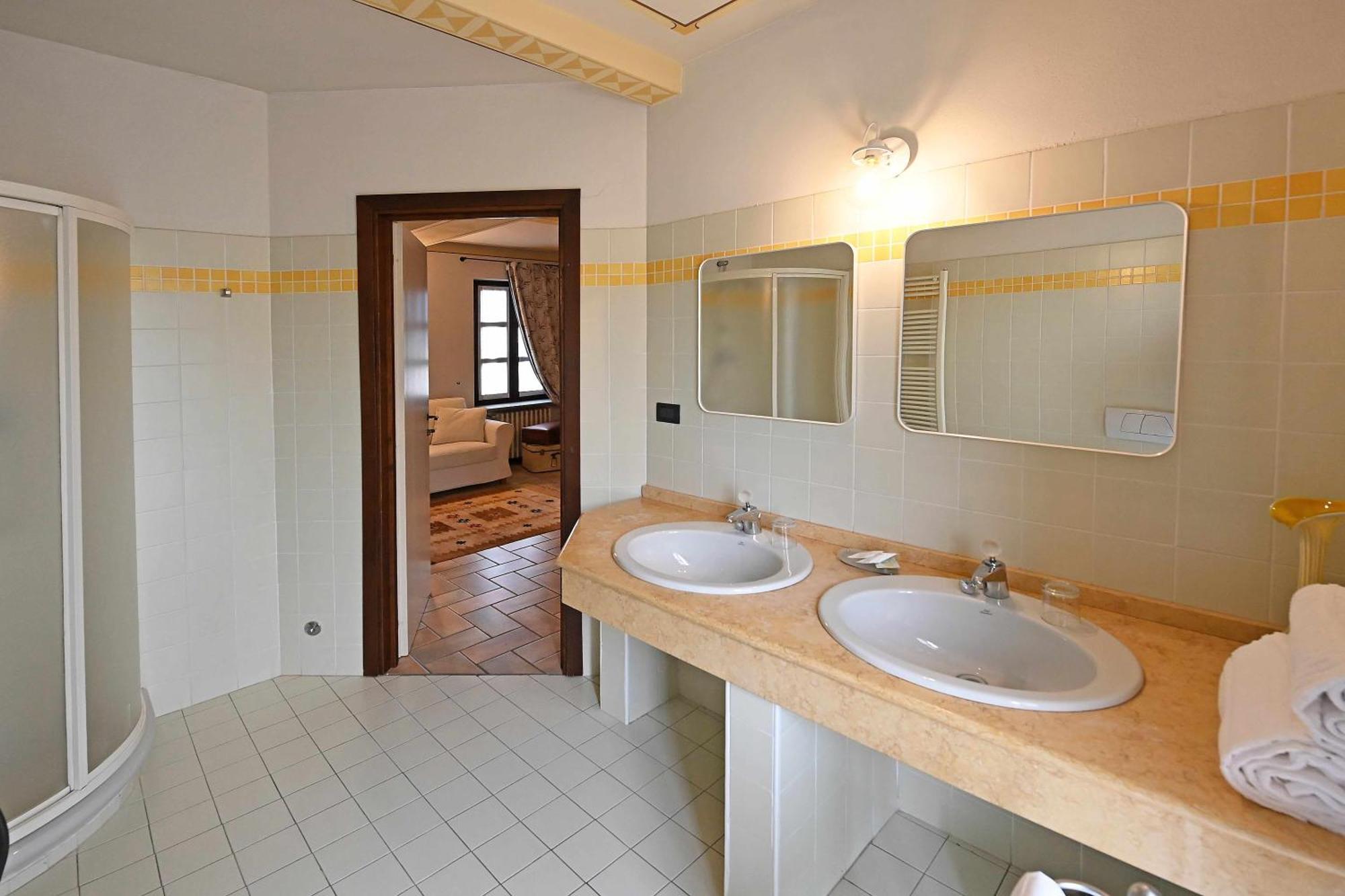 La Ca Dolga Guest House La Morra Room photo
